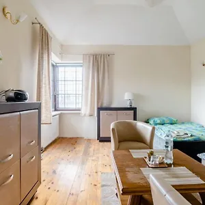 Apartament Sloneczny Dom Zaprasza, Warszawa